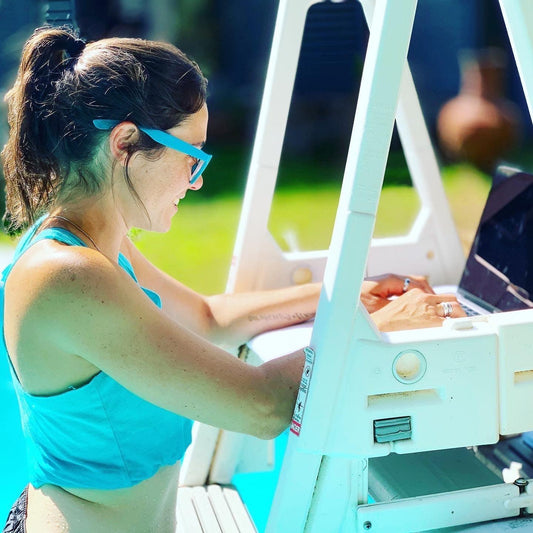 Risking my laptop's life ... in the pool - Skoshie & Friends