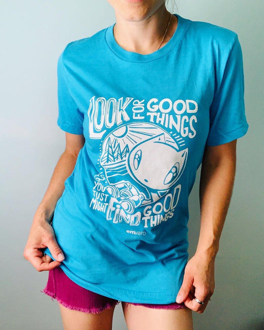 T-shirt: Look for Good Things - Skoshie the Cat