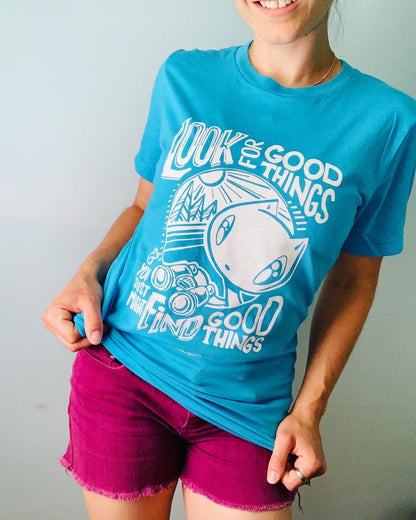 T-shirt: Look for Good Things - Skoshie the Cat